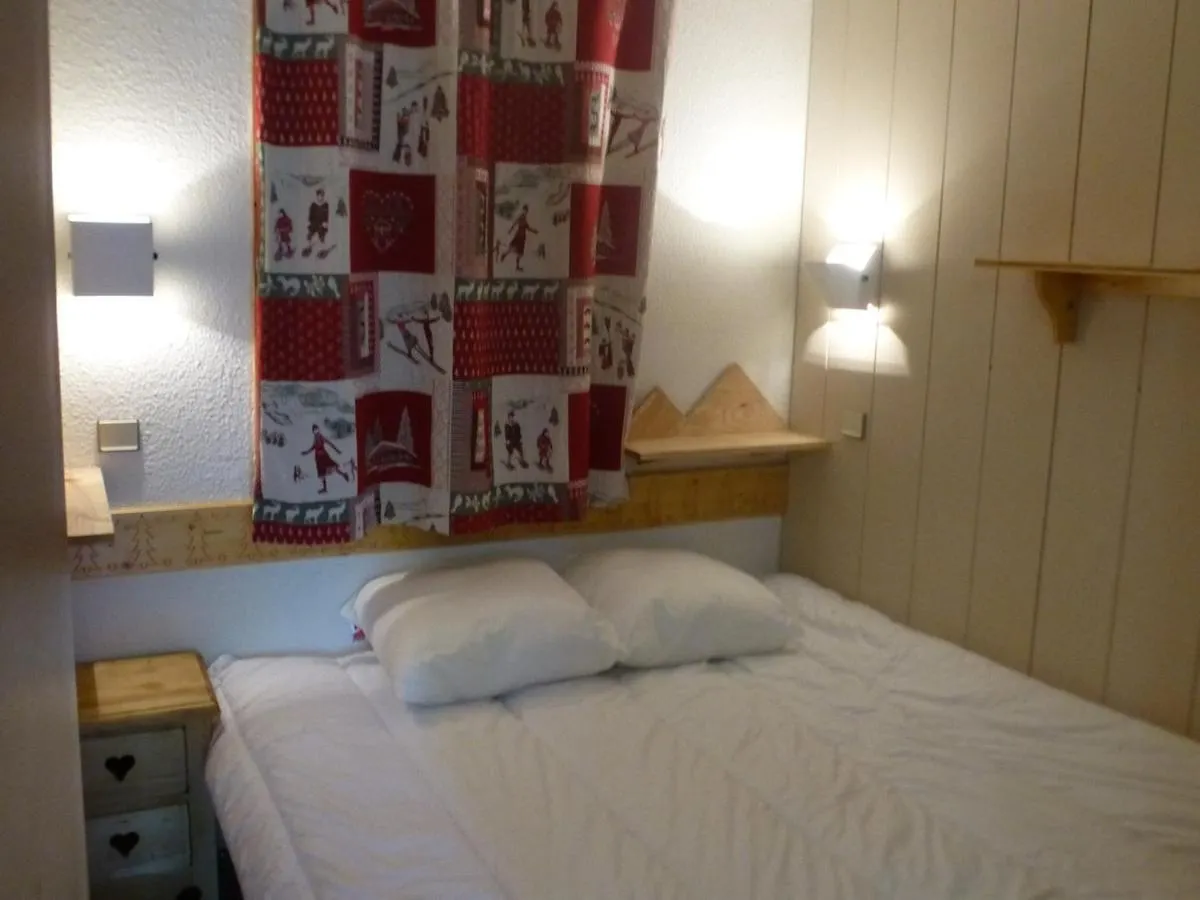 Appartement 5 Personnes A 50M Des Pistes Avec Balcon, Parking Et Option Wi-Fi - Fr-1-514-24 Courchevel 0*,  France